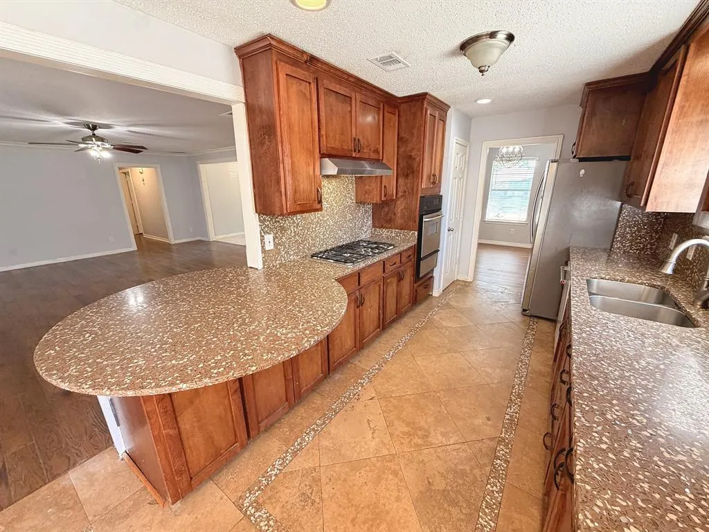 2701 Northcrest Drive