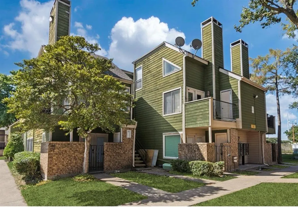9807 Walnut Street #107