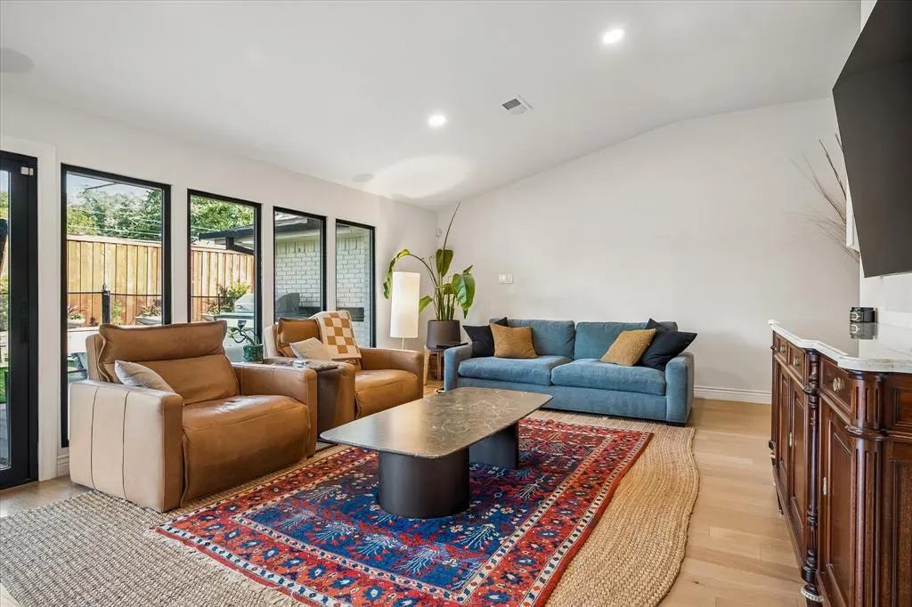 4317 Echo Glen Drive