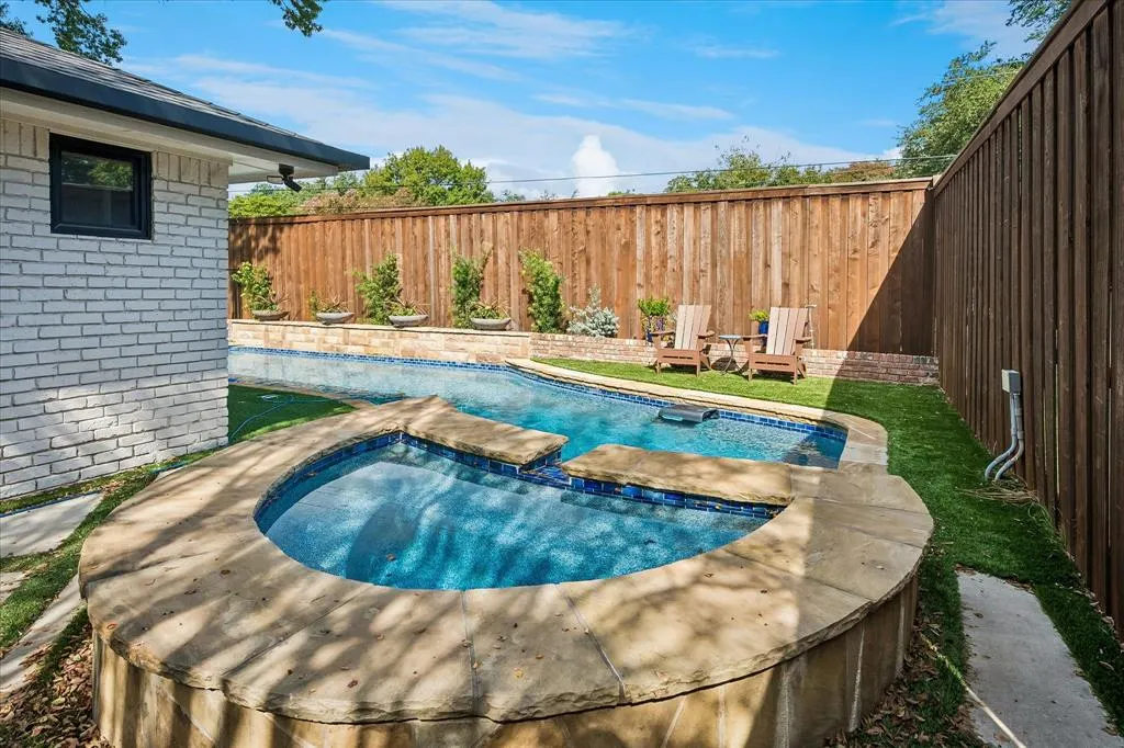 4317 Echo Glen Drive