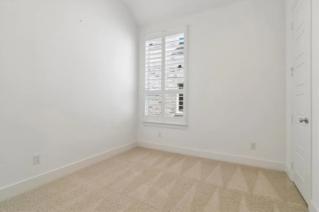 1704 White Snowberry Lane