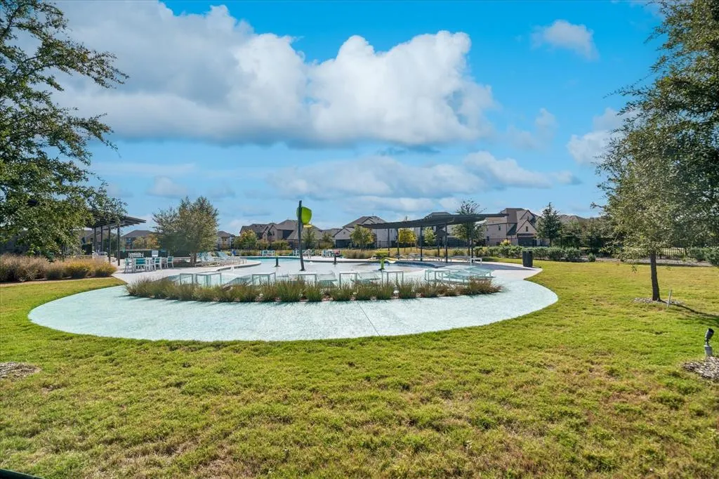 1704 White Snowberry Lane
