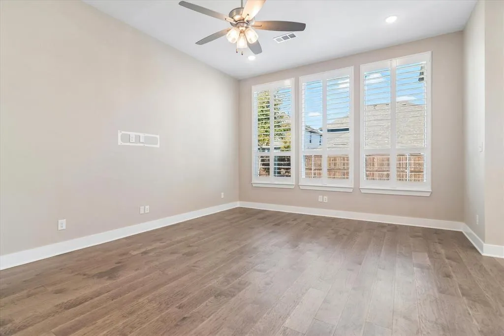 1704 White Snowberry Lane