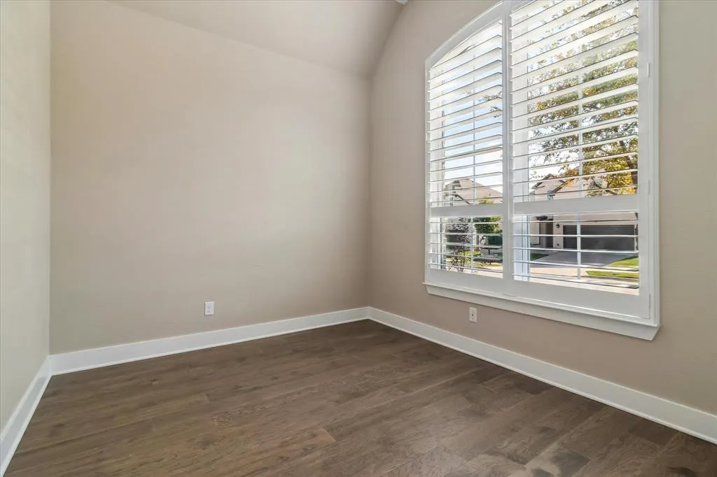 1704 White Snowberry Lane