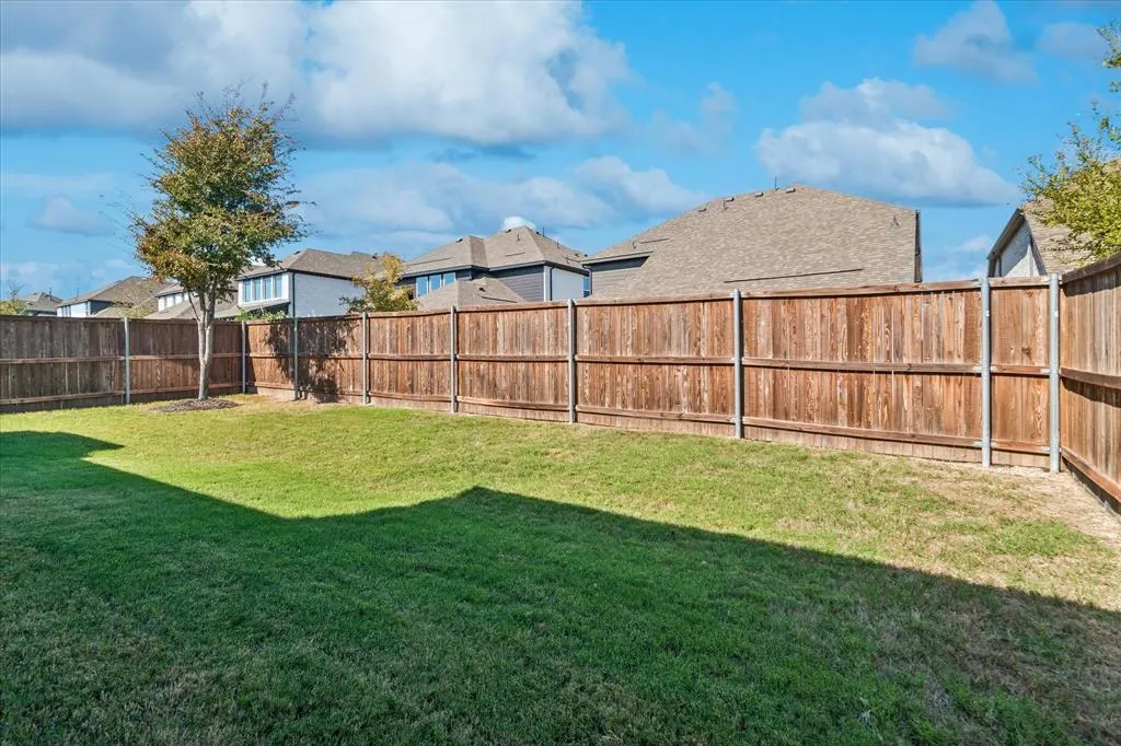 1704 White Snowberry Lane