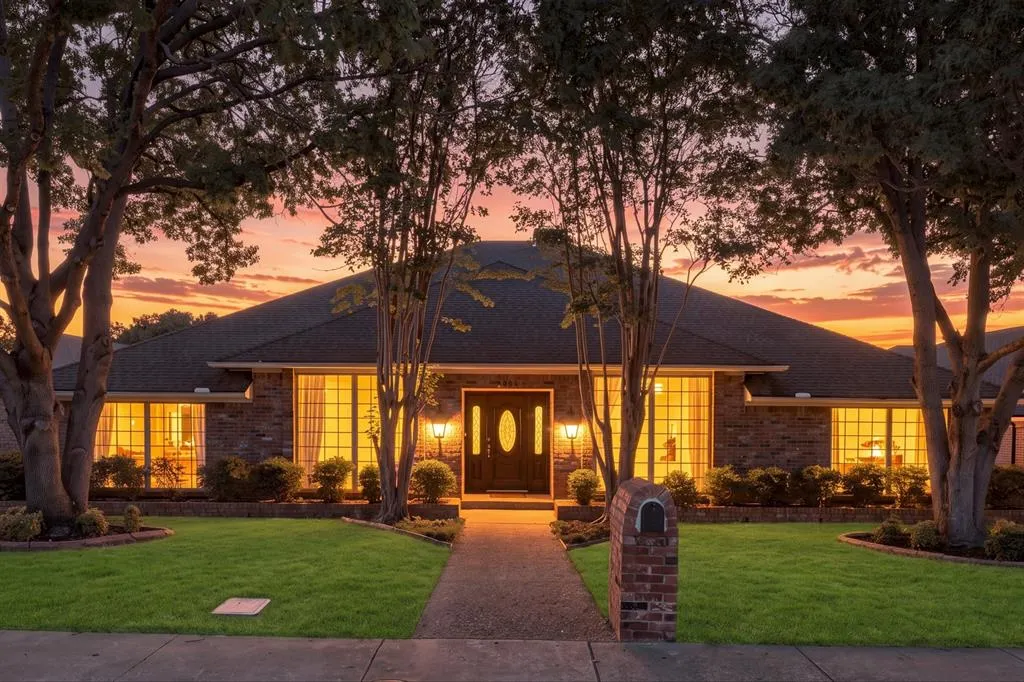 9501 Windy Knoll Drive