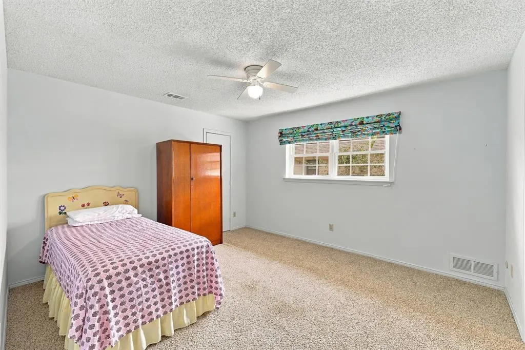 9501 Windy Knoll Drive