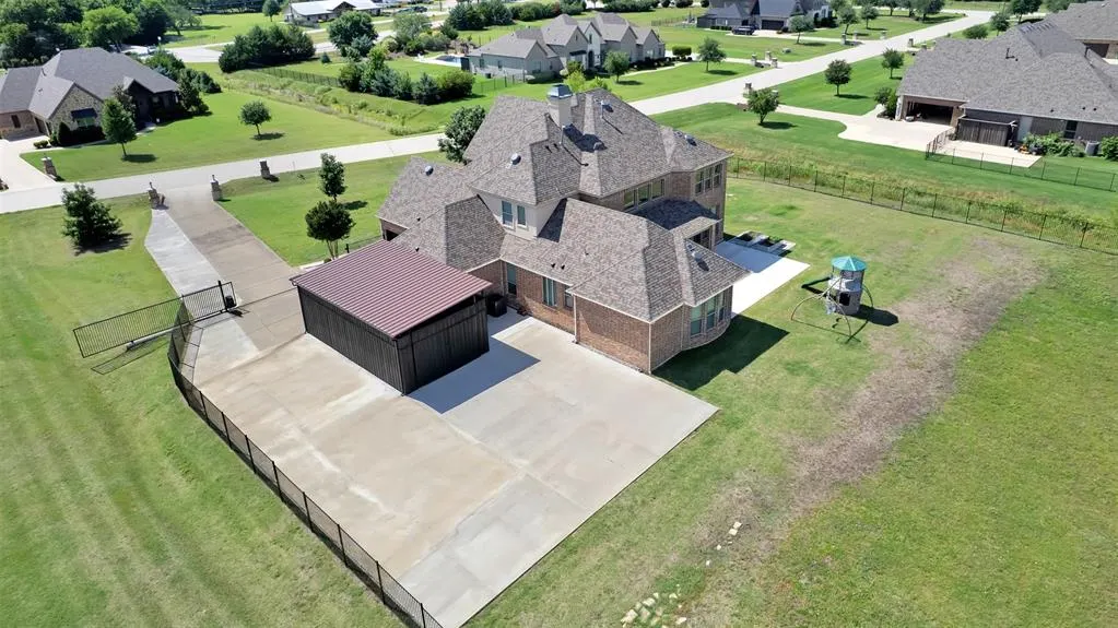 2600 W Hendrix Avenue