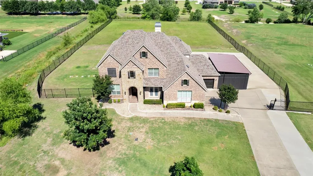 2600 W Hendrix Avenue
