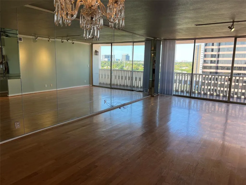 3701 Turtle Creek Boulevard #12C
