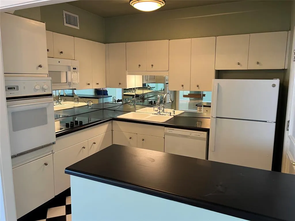 3701 Turtle Creek Boulevard #12C