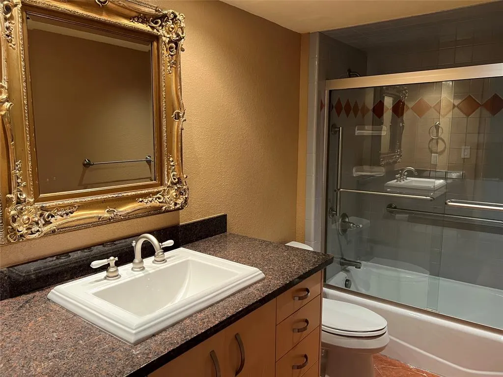3701 Turtle Creek Boulevard #12C