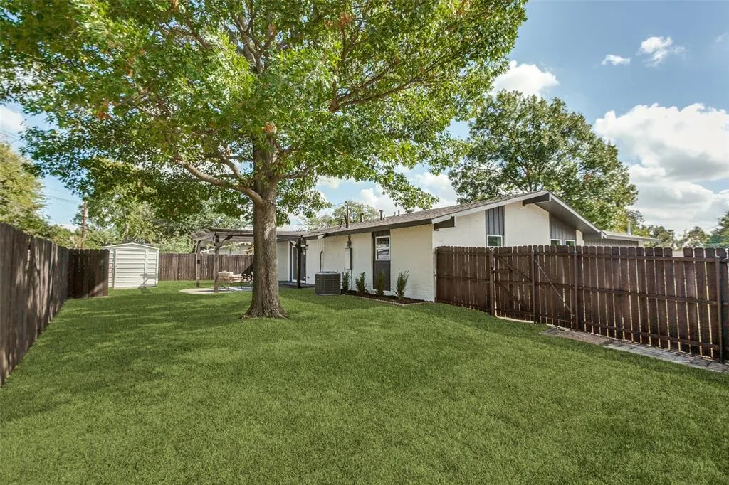 828 Melrose Drive