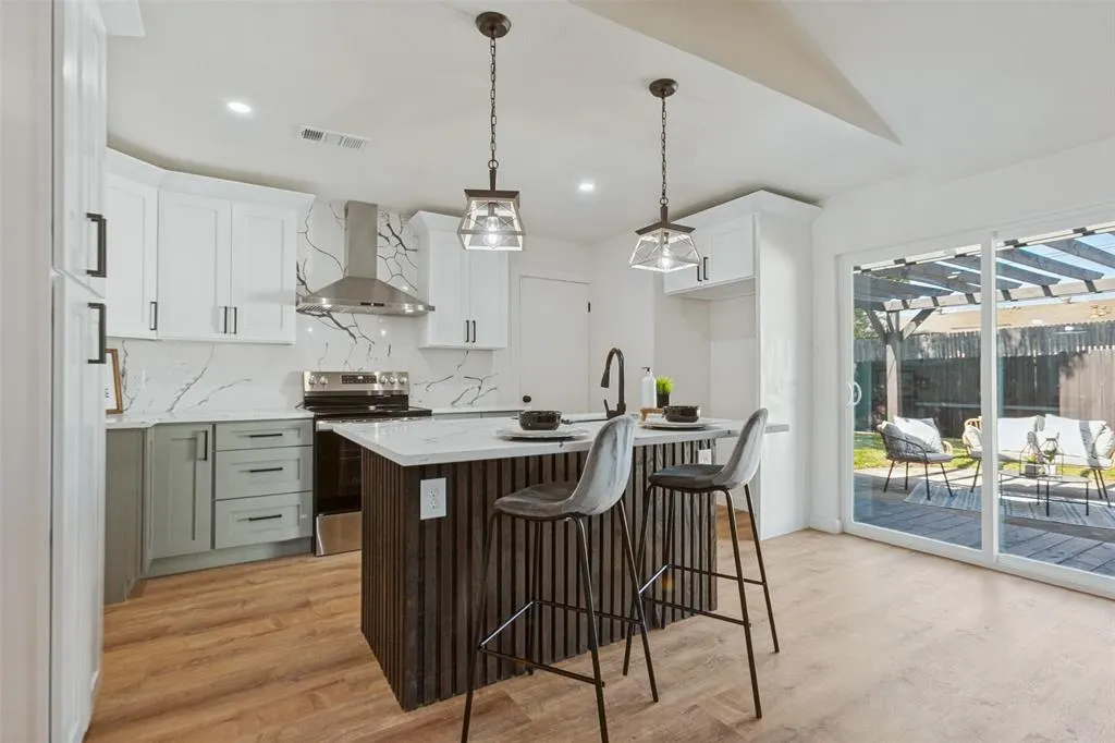 828 Melrose Drive