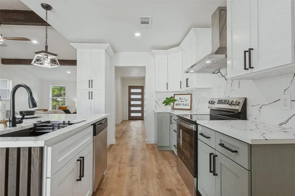 828 Melrose Drive