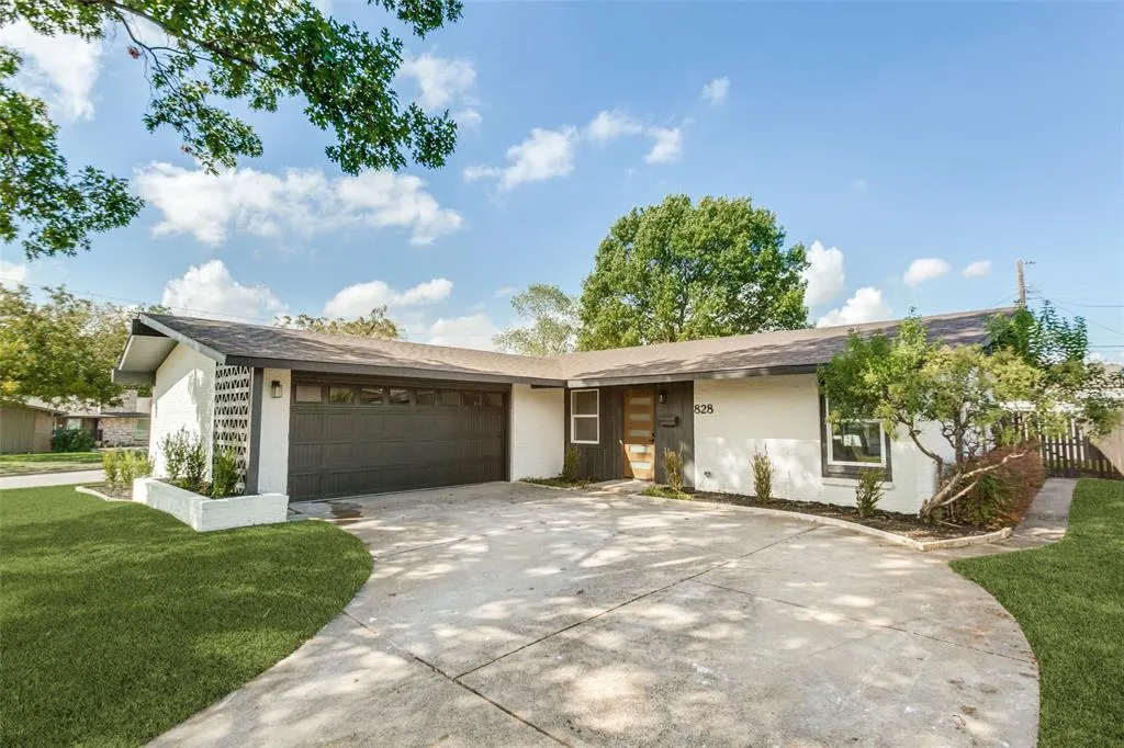 828 Melrose Drive