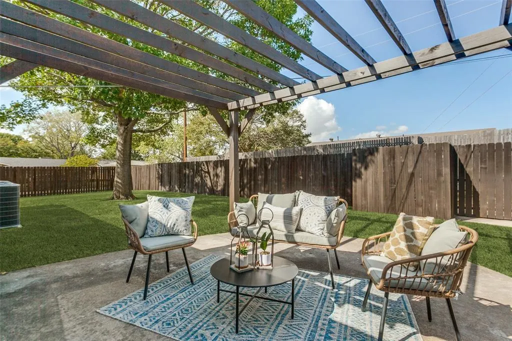 828 Melrose Drive