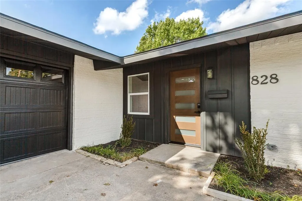 828 Melrose Drive
