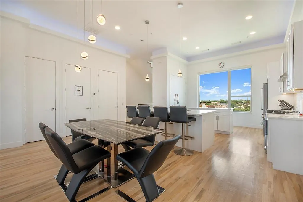 4944 Blaynes View