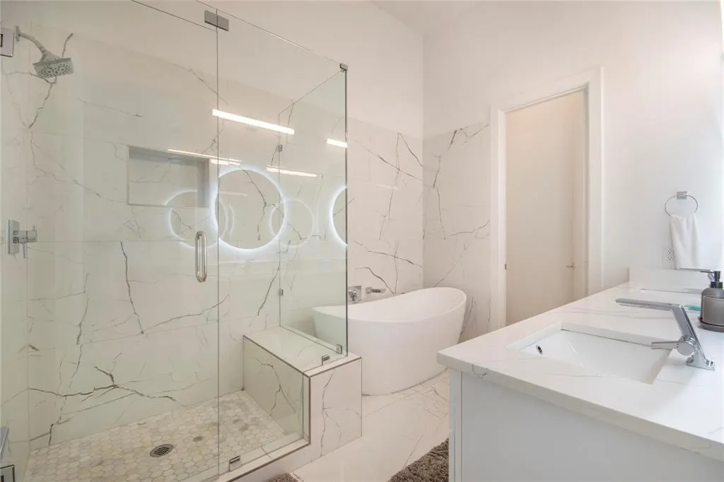 4944 Blaynes View