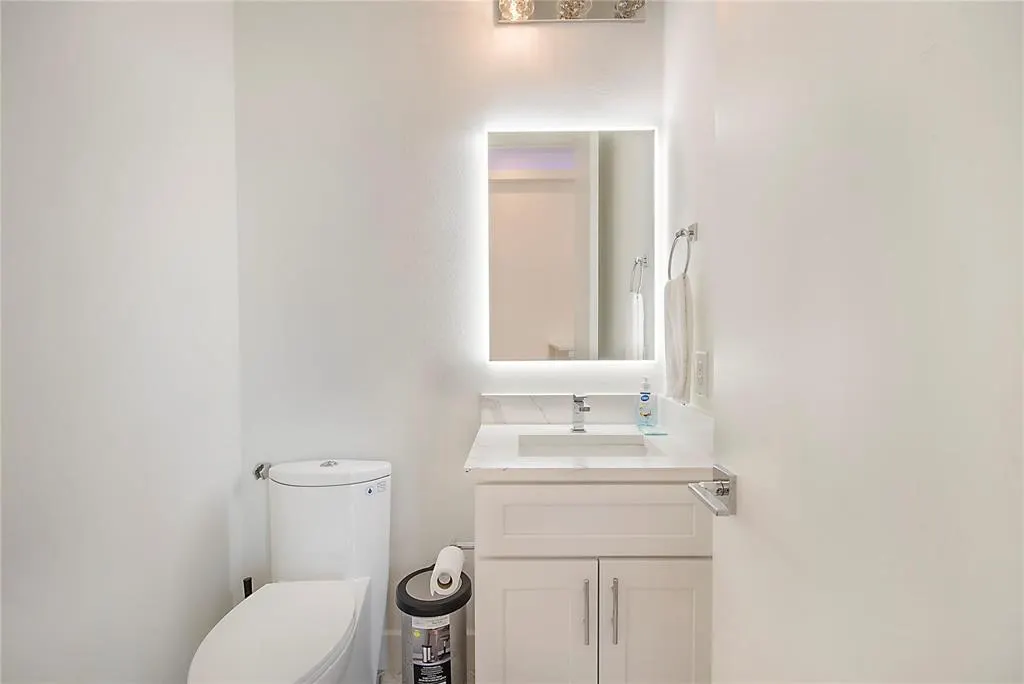 4944 Blaynes View