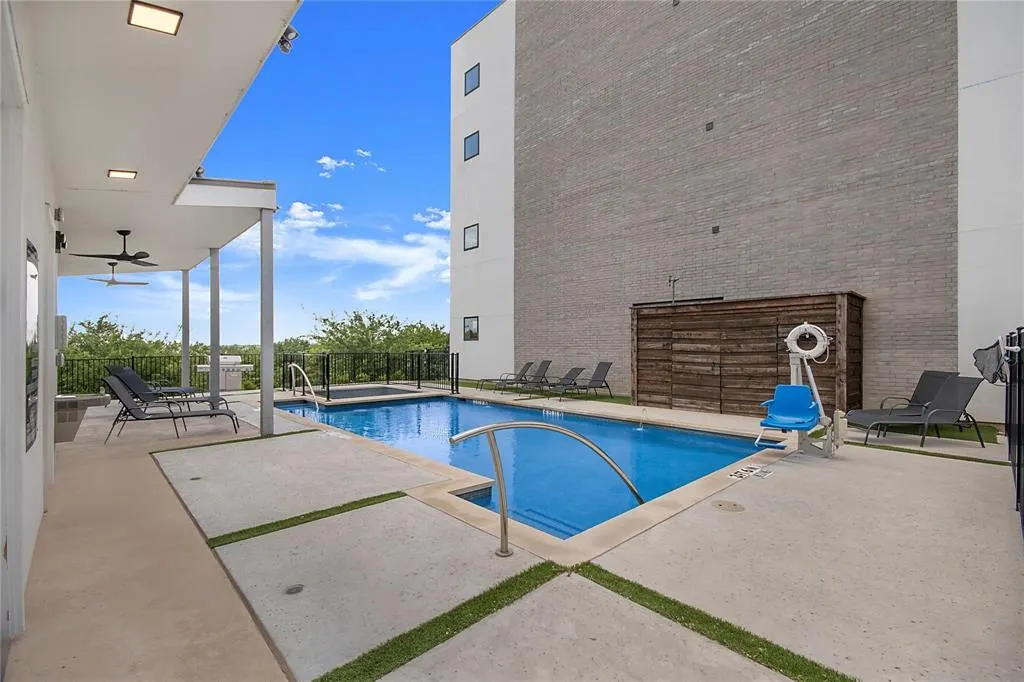 4944 Blaynes View