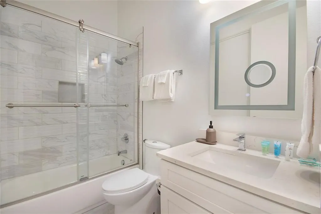 4944 Blaynes View