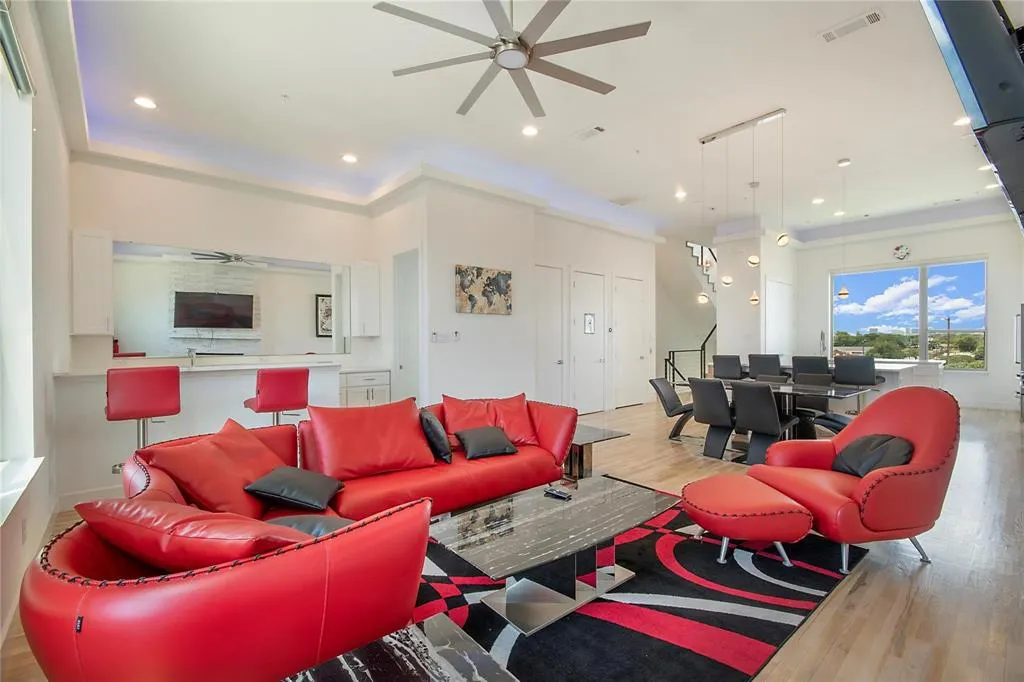 4944 Blaynes View