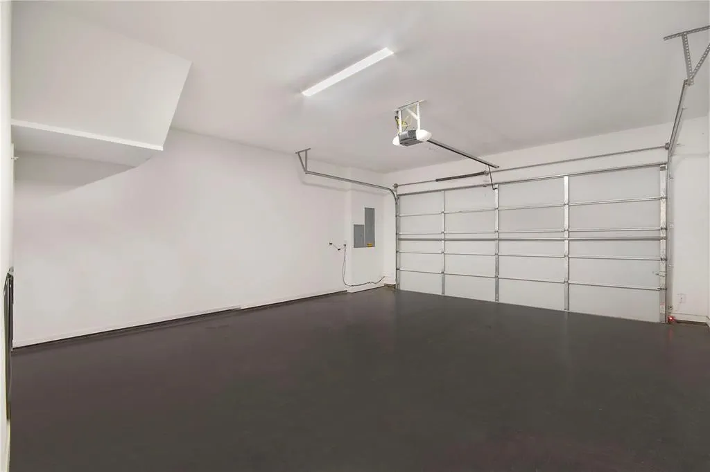 4944 Blaynes View