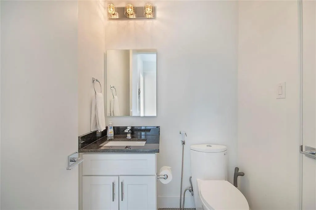 4944 Blaynes View