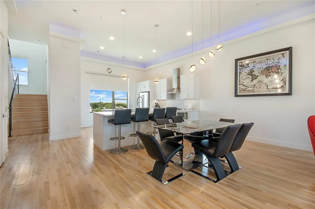 4944 Blaynes View