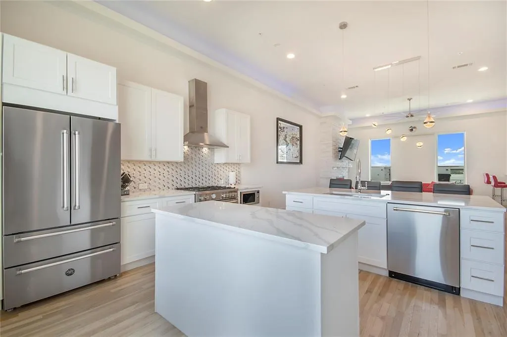 4944 Blaynes View