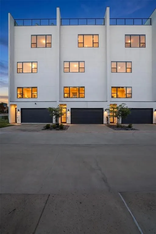 4944 Blaynes View