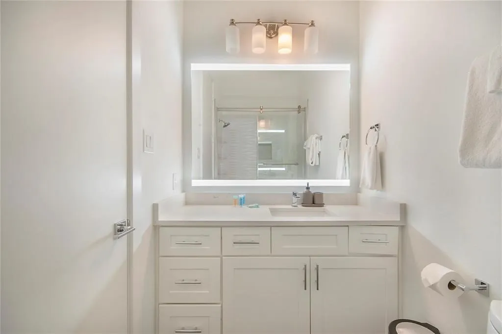 4944 Blaynes View