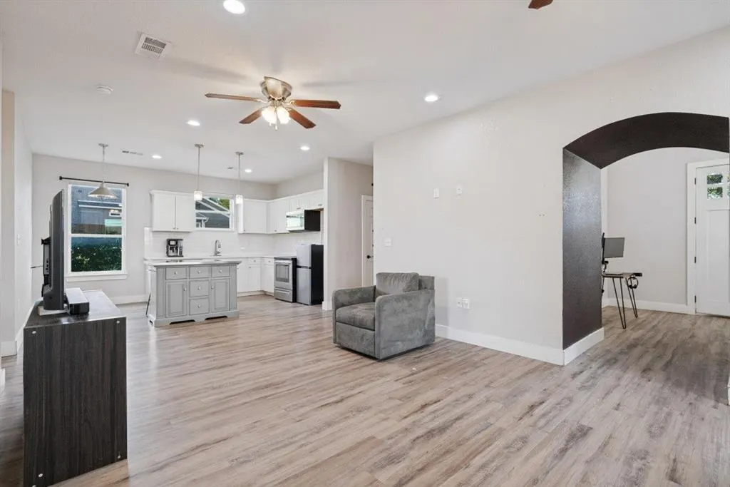 510 W Ball Street