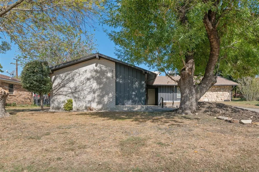 8045 Greenhollow Lane