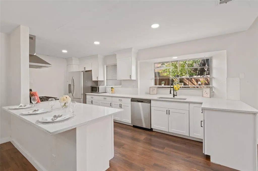 8045 Greenhollow Lane
