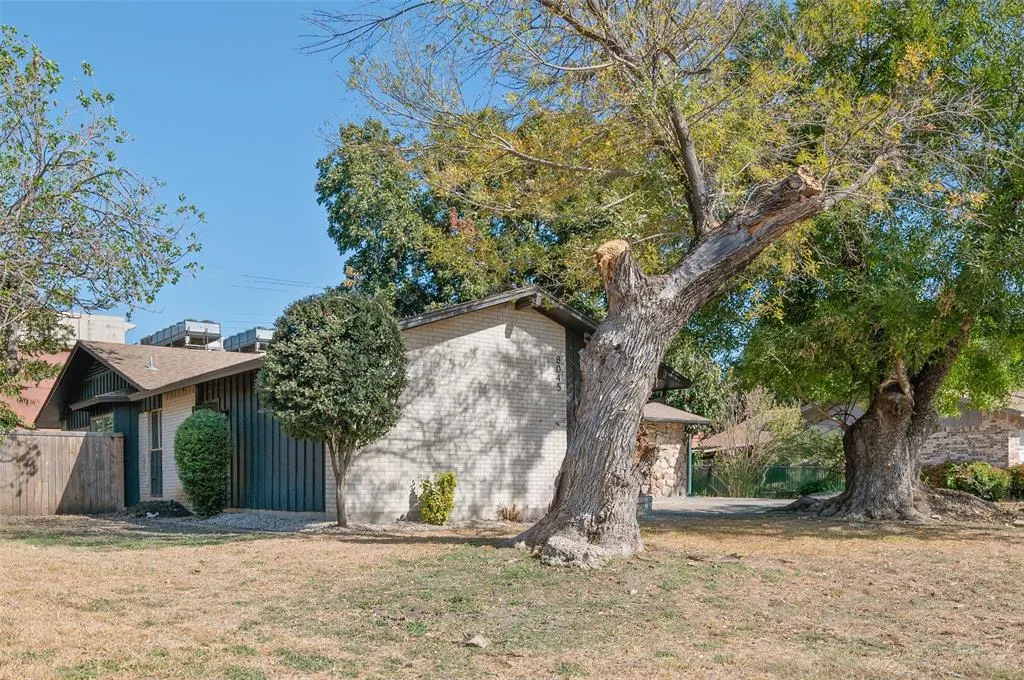 8045 Greenhollow Lane