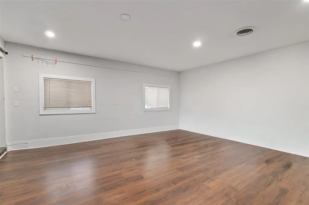 8045 Greenhollow Lane