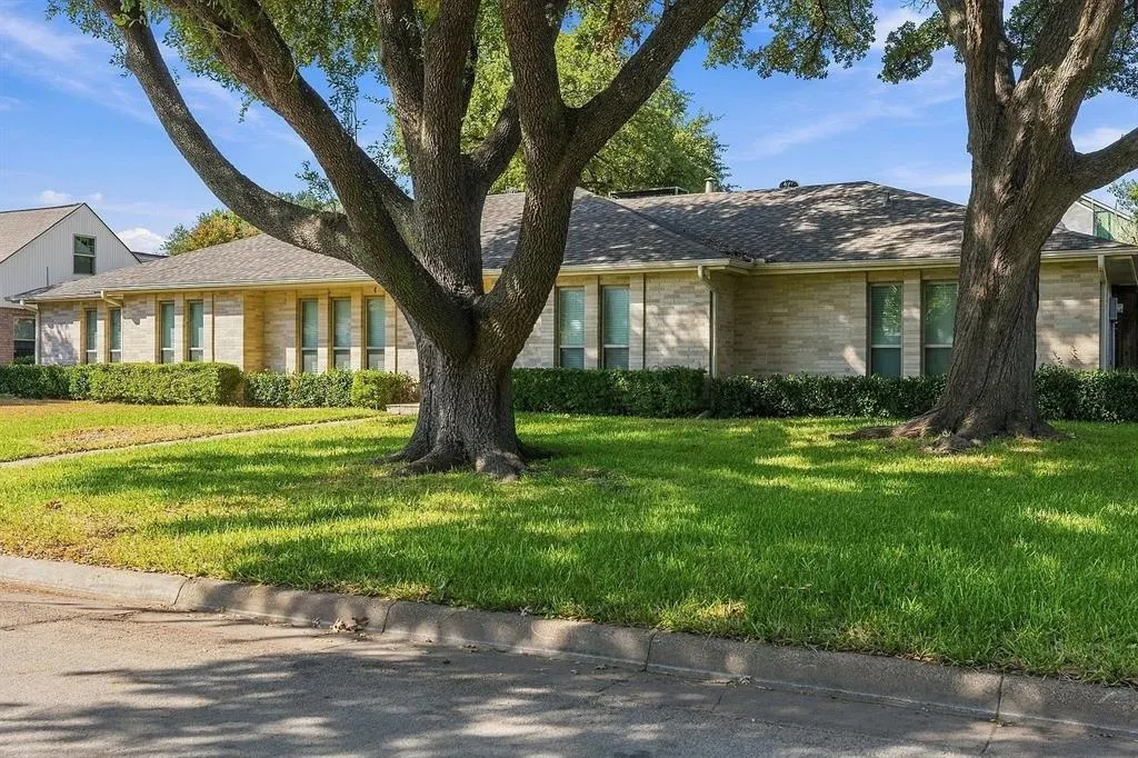 4015 Myerwood Lane