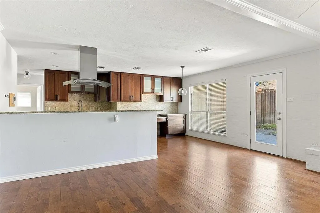 4015 Myerwood Lane