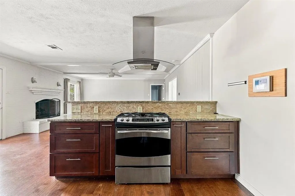 4015 Myerwood Lane