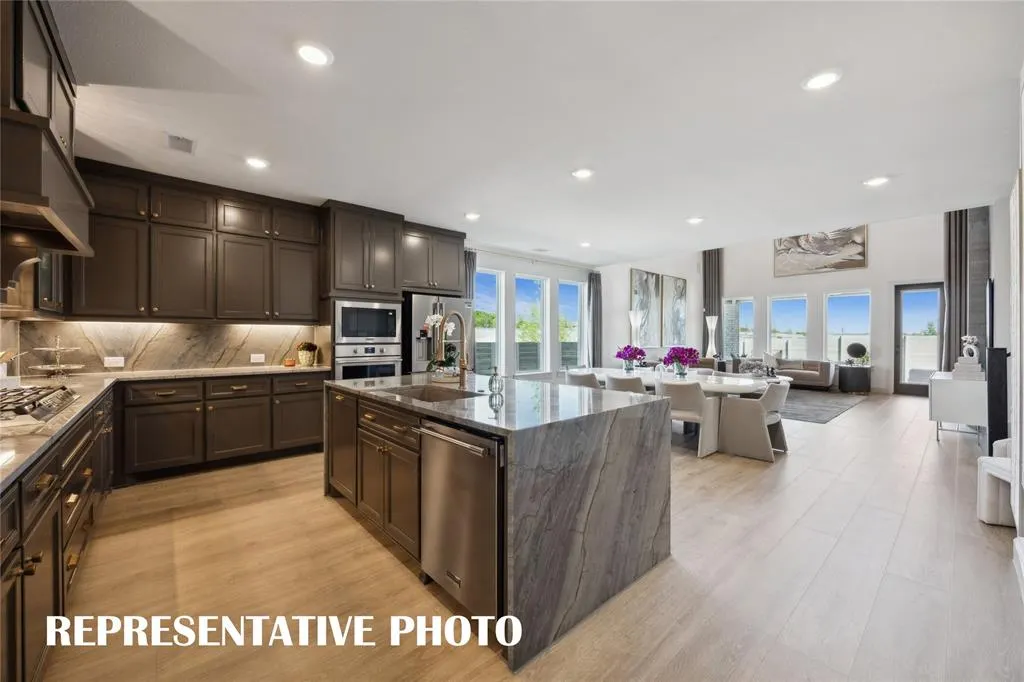 2613 Radiant Way
