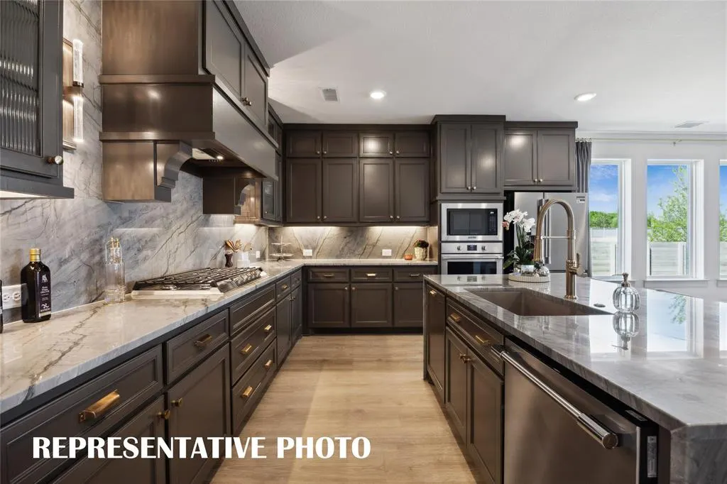 2613 Radiant Way