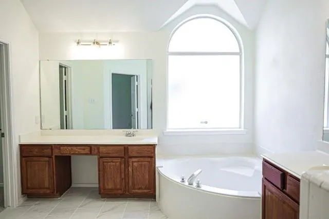 9244 WICHITA Trail