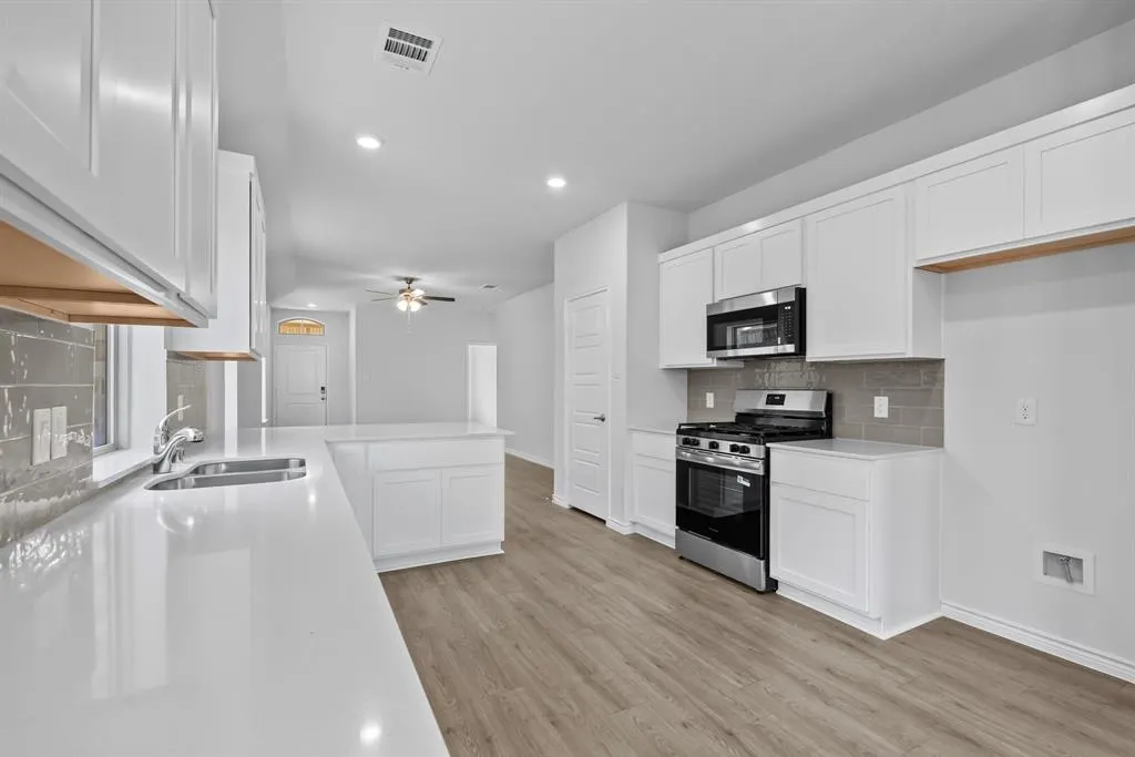 2537 Pikes Peak Way