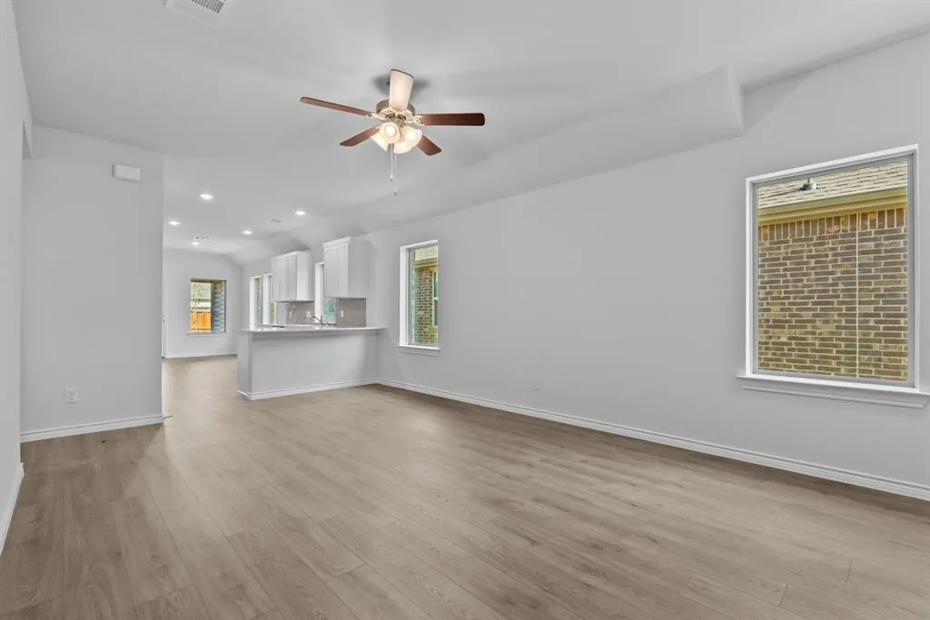 2537 Pikes Peak Way