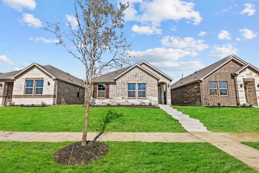 2537 Pikes Peak Way