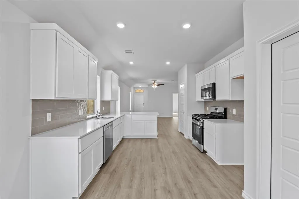 2537 Pikes Peak Way