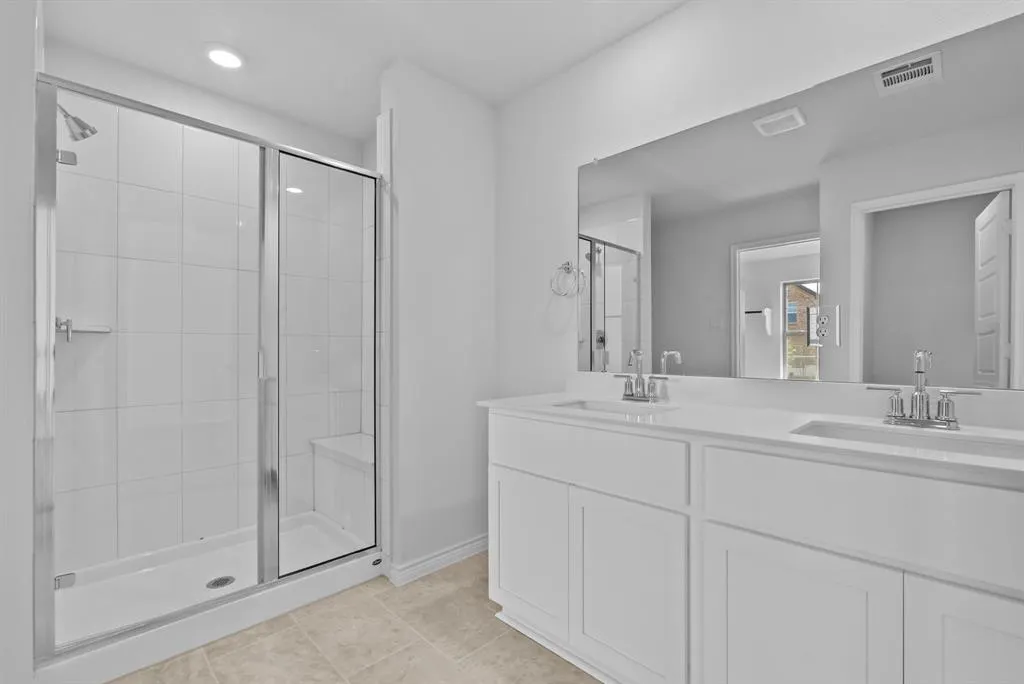 2537 Pikes Peak Way